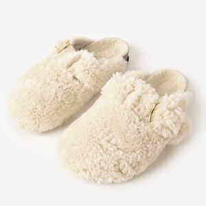 Women's Birkenstock Boston shearling clogs size 39 8 cream